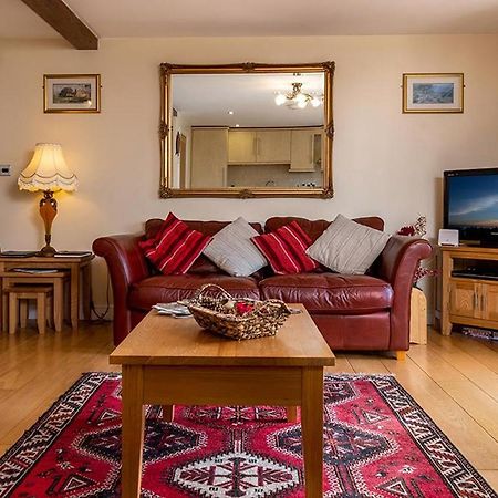 Tregarnedd Cottage 랑게프니 외부 사진