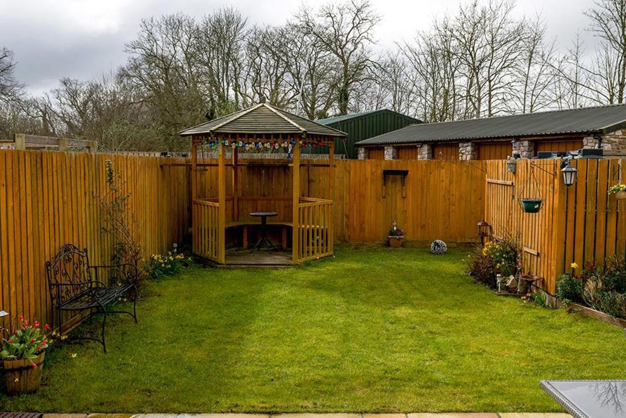 Tregarnedd Cottage 랑게프니 외부 사진