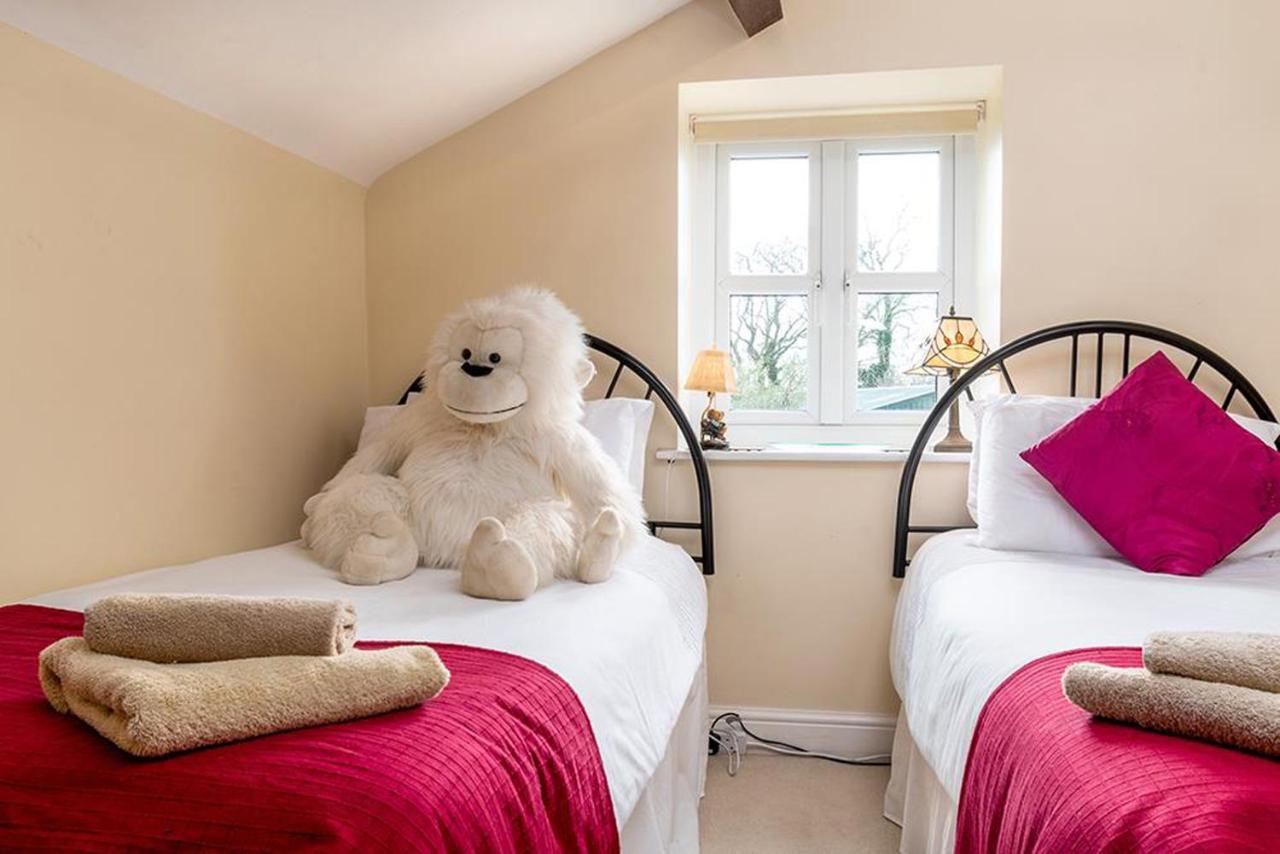 Tregarnedd Cottage 랑게프니 외부 사진